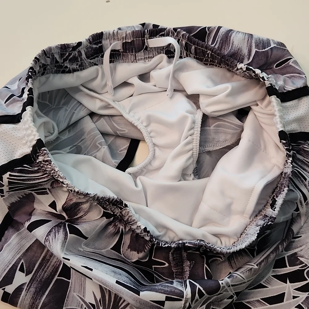 Nike Dri-Fit Tempo Running Shorts Tropical Floral Print Black White M